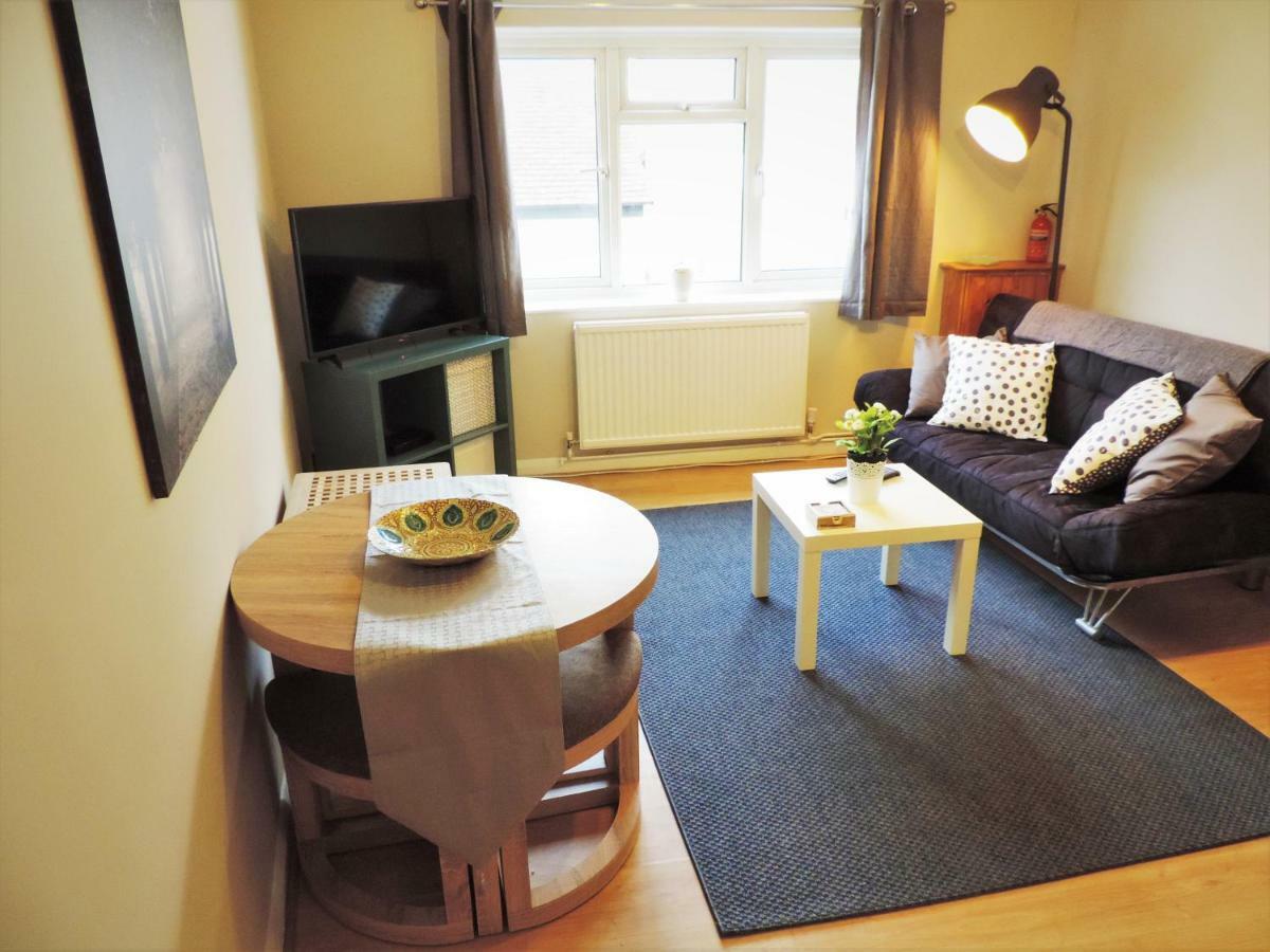 1 Bed Bagshot Pennyhill Accommodation Kültér fotó