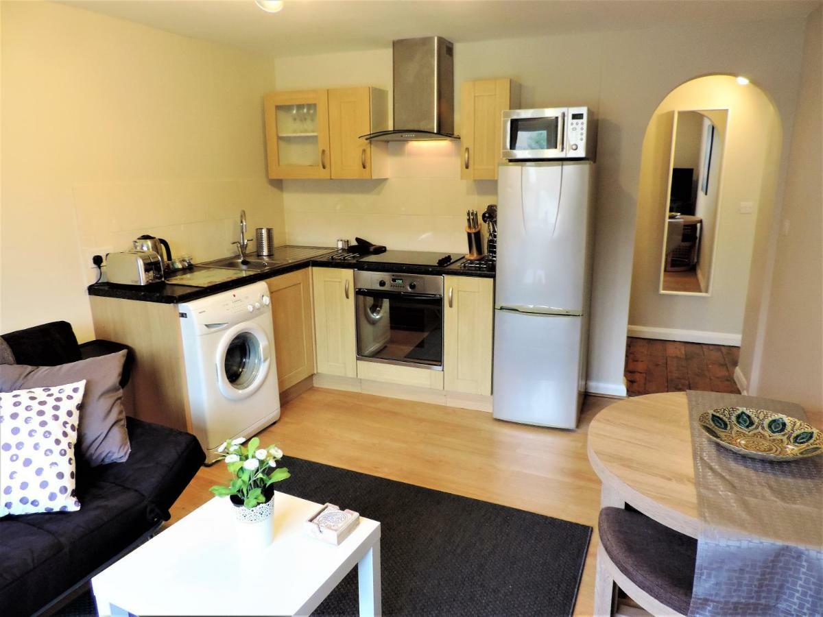 1 Bed Bagshot Pennyhill Accommodation Kültér fotó