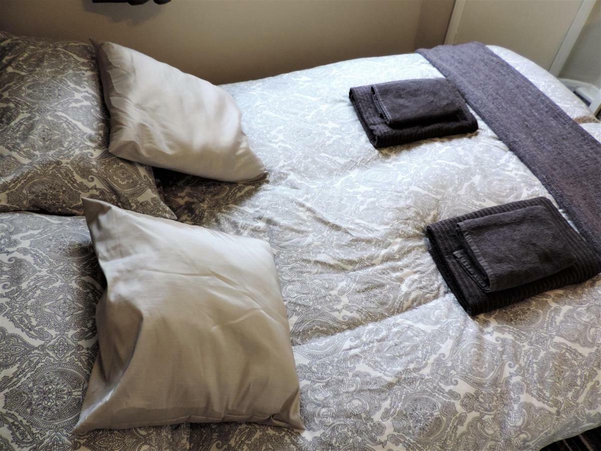 1 Bed Bagshot Pennyhill Accommodation Kültér fotó